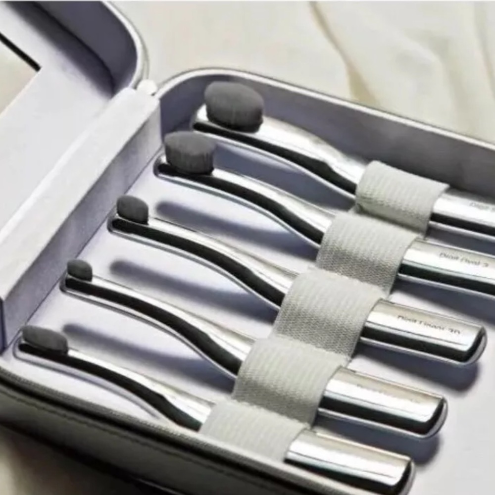 Artis Digit Collection 5 Brush Set In Luxury Case